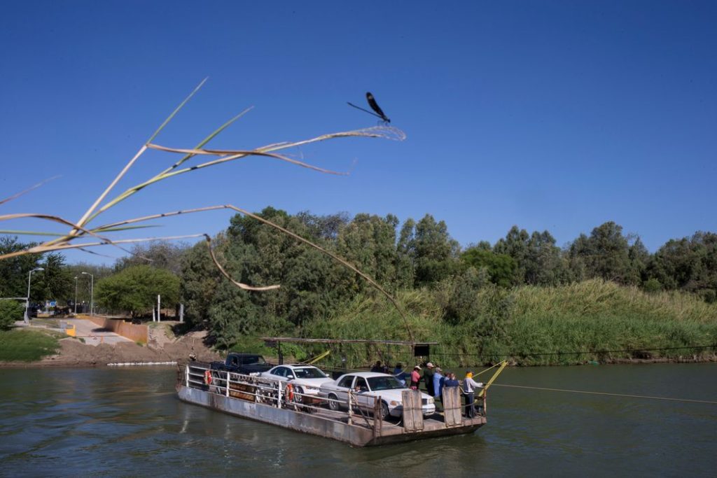 Los Ebanos ferry